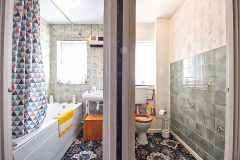 BATHROOM WC