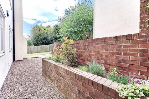 ENTRANCE/SMALL GARDEN AREA