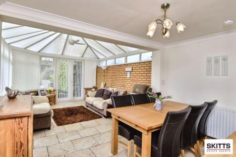 DINING AREA/CONSERVATORY