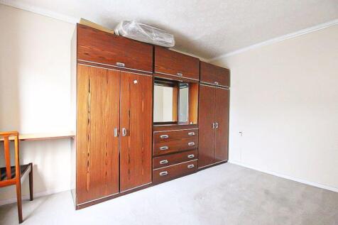 BEDROOM/SITTING ROOM