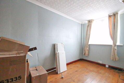 BEDROOM/STUDY
