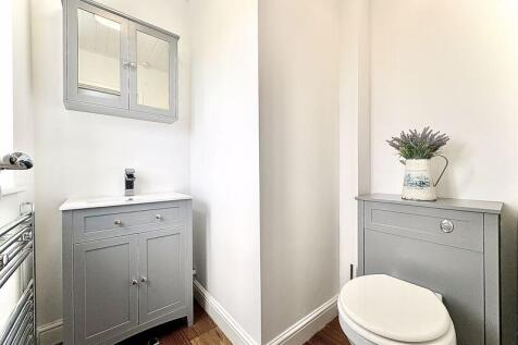 FIRST FLOOR WC