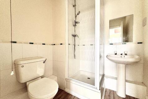 ENSUITE SHOWER ROOM