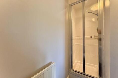 ENSUITE SHOWER ROOM