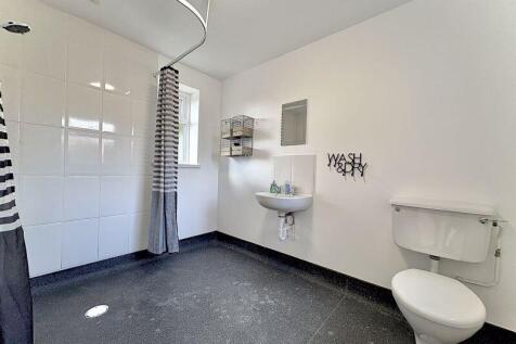 DOWNSTAIRS WET ROOM