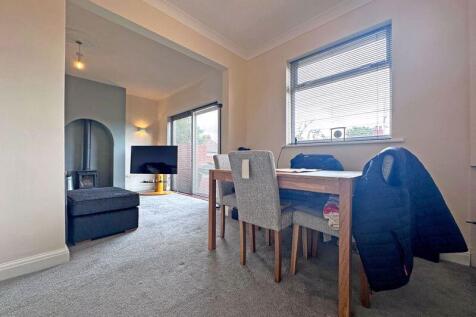 Sitting/Dining Room