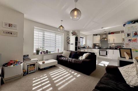 LIVING ROOM/KITCHEN AREA