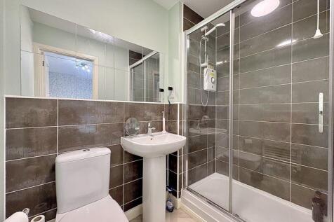 ENSUITE SHOWER ROOM