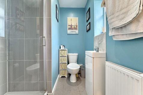 ENSUITE SHOWER ROOM