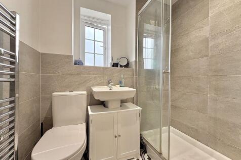 ENSUITE SHOWER ROOM