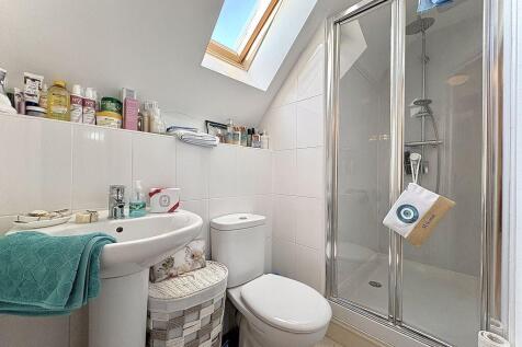 ENSUITE SHOWER ROOM