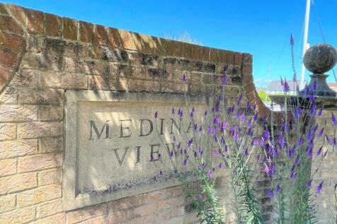 Entrance to Medina View