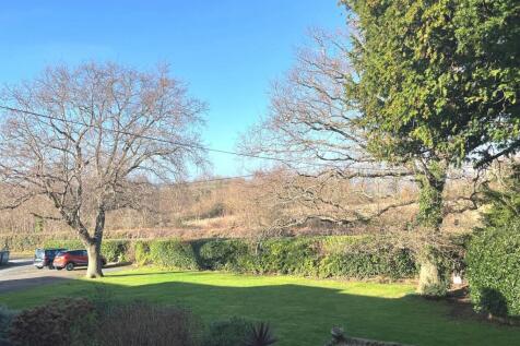 Front Communal Garden