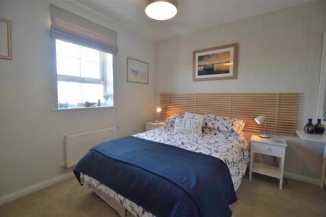 Bedroom 1 .JPG