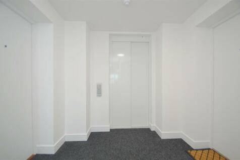 1EntDoor.jpg