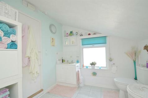 Bathroom2.jpg