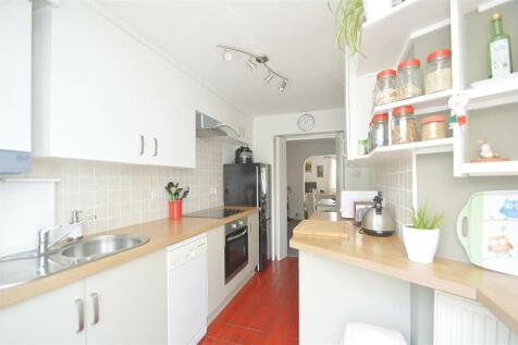 Kitchen2.jpg