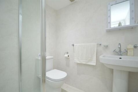 resizedShowerRoom.jpg