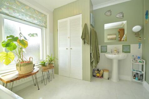 resizedBathroom1.jpg