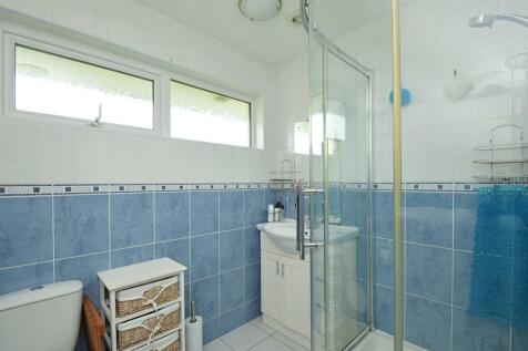 resizedShowerRoom.jpg