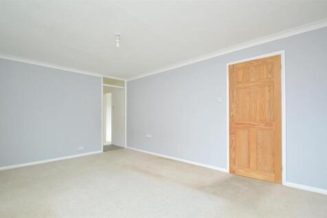 resizedLounge1.jpg
