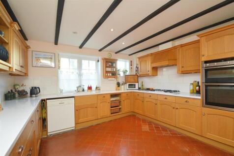 resizedKitchen1.jpg