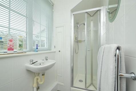 resizedShowerRoom.jpg