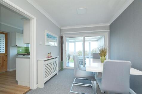 resizedDiningArea1.jpg