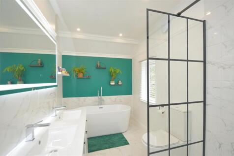 Bathroom2.jpg