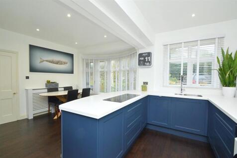 resizedNEWKitchen3.jpg