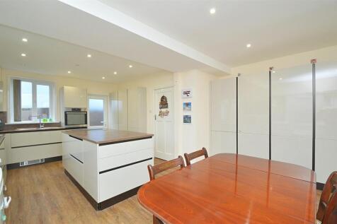 resizedKitchen4.jpg