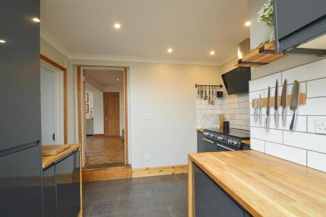resizedKitchen1.jpg
