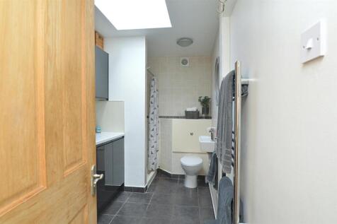 resizedUtilityShower1.jpg