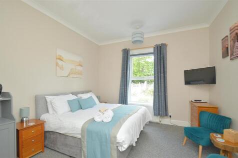 Bed6b.jpg
