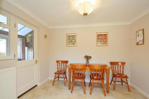 resizedBreakfastArea1.jpg
