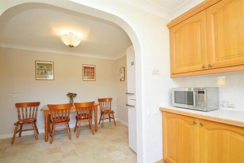 resizedBreakfastArea2.jpg