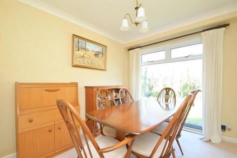 resizedDiningRoom.jpg