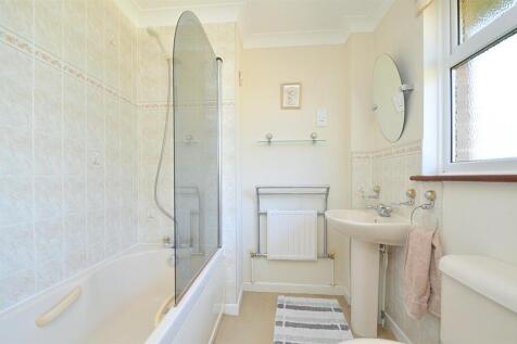 resizedEnSuite1.jpg
