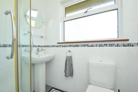 resizedShowerRoom.jpg
