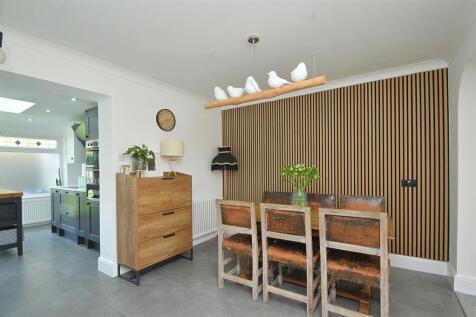 resizedDiner1.jpg