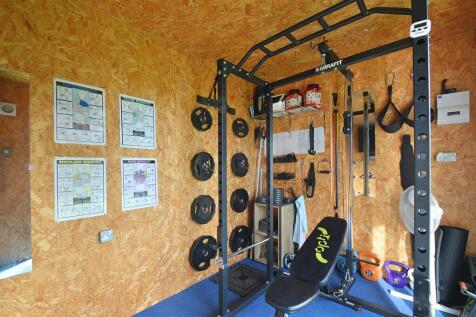resizedGardenRoom.jpg