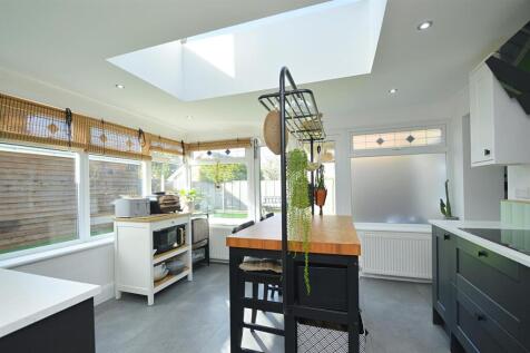 resizedKitchen1.jpg