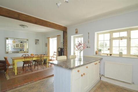 Kitchen2.jpg
