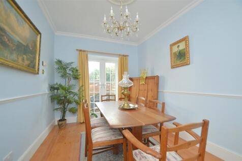 DiningRoom.jpg