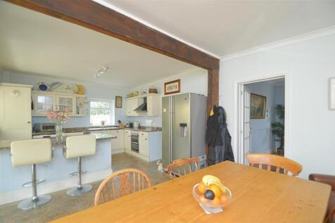 Kitchen3.jpg