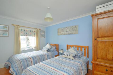Bed3.jpg