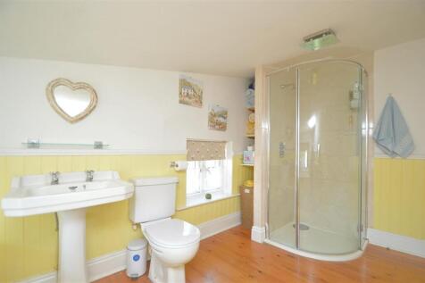 Bathroom2.jpg