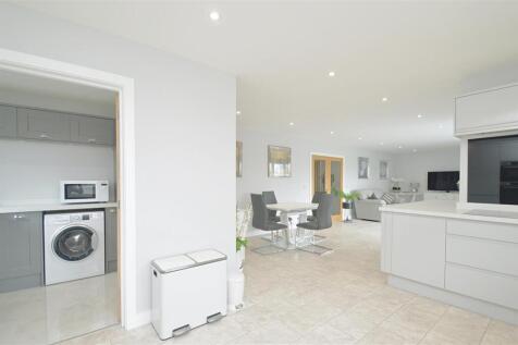 Kitchen5.jpg