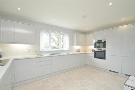 Kitchen2.jpg