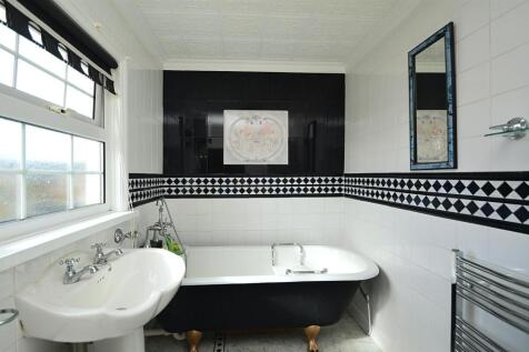 resizedBathroom.jpg